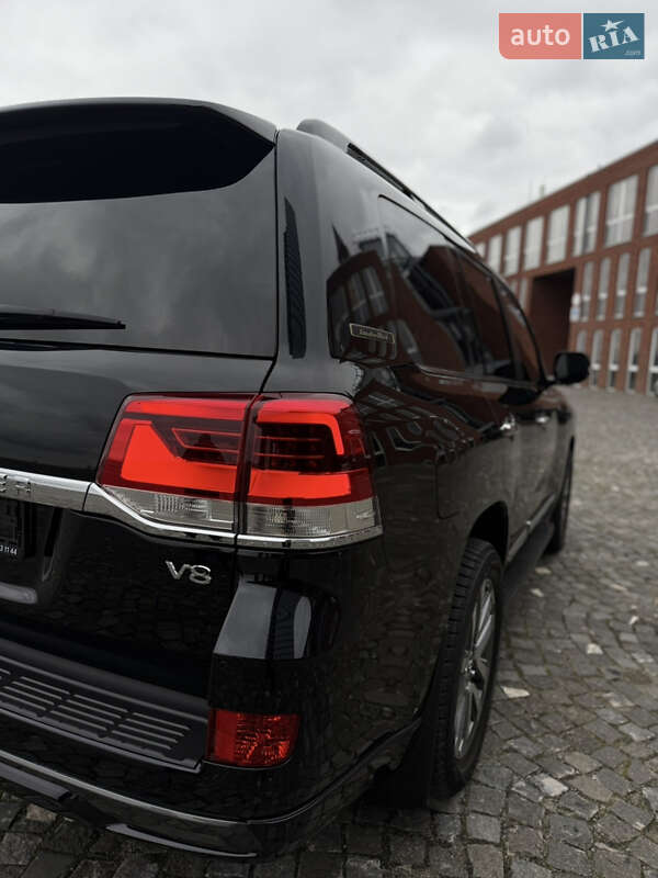 Внедорожник / Кроссовер Toyota Land Cruiser 2017 в Днепре