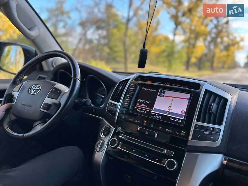 Внедорожник / Кроссовер Toyota Land Cruiser 2013 в Киеве фото 18 Внедорожник / Кроссовер Toyota Land Cruiser 2013 в Киеве