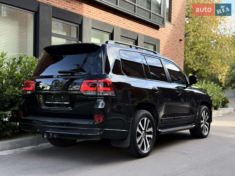 Внедорожник / Кроссовер Toyota Land Cruiser 2016 в Львове фото 20 Внедорожник / Кроссовер Toyota Land Cruiser 2016 в Львове