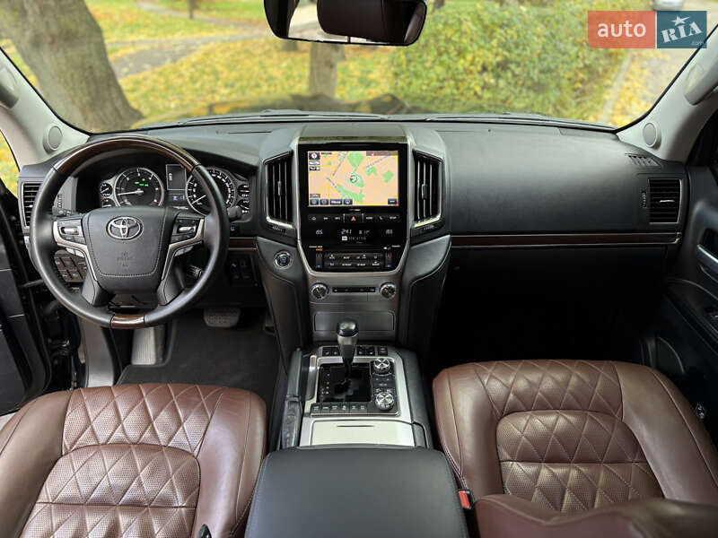 Внедорожник / Кроссовер Toyota Land Cruiser 2016 в Львове фото 54 Внедорожник / Кроссовер Toyota Land Cruiser 2016 в Львове