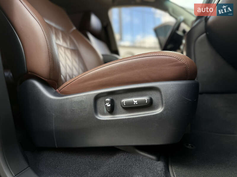 Внедорожник / Кроссовер Toyota Land Cruiser 2016 в Львове фото 62 Внедорожник / Кроссовер Toyota Land Cruiser 2016 в Львове