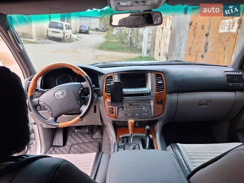 Позашляховик / Кросовер Toyota Land Cruiser 2006 в Одесі