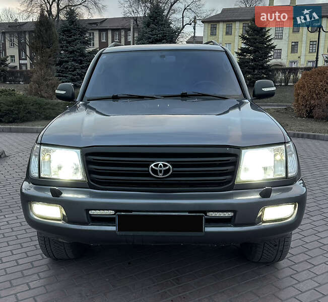 Позашляховик / Кросовер Toyota Land Cruiser 2004 в Дніпрі