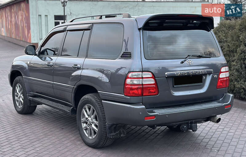 Позашляховик / Кросовер Toyota Land Cruiser 2004 в Дніпрі