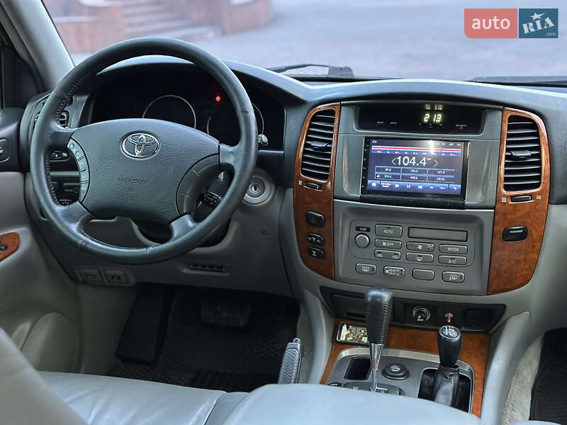 Позашляховик / Кросовер Toyota Land Cruiser 2004 в Дніпрі