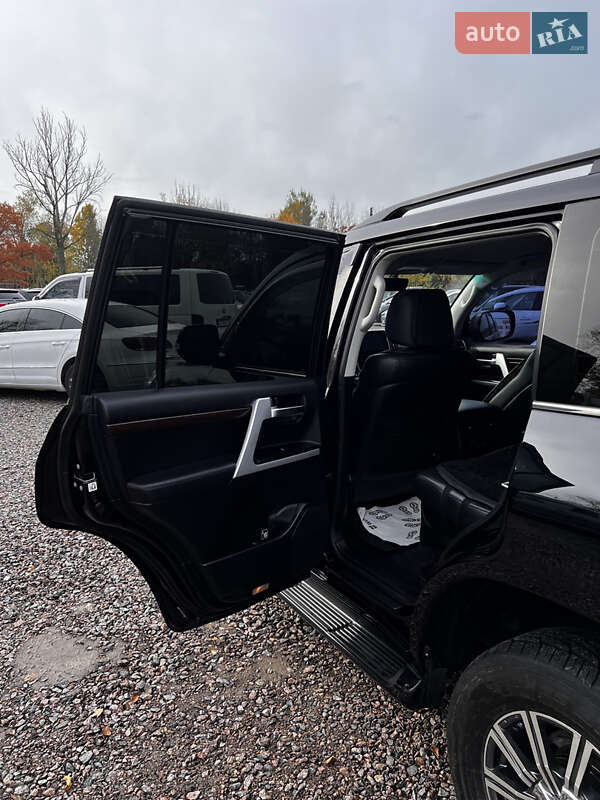 Позашляховик / Кросовер Toyota Land Cruiser 2015 в Черкасах фото 16 Позашляховик / Кросовер Toyota Land Cruiser 2015 в Черкасах