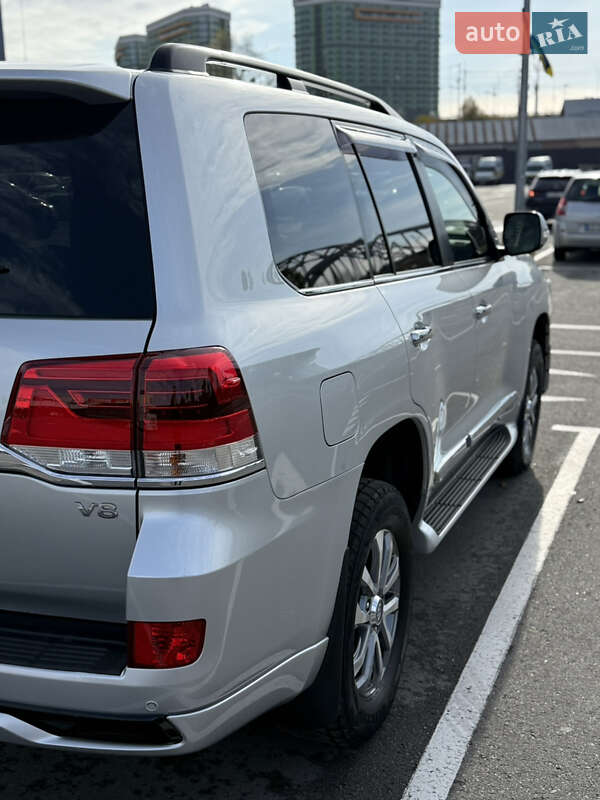Внедорожник / Кроссовер Toyota Land Cruiser 2017 в Киеве фото 6 Внедорожник / Кроссовер Toyota Land Cruiser 2017 в Киеве