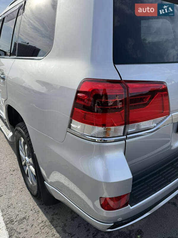 Внедорожник / Кроссовер Toyota Land Cruiser 2017 в Киеве фото 7 Внедорожник / Кроссовер Toyota Land Cruiser 2017 в Киеве