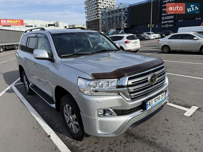Внедорожник / Кроссовер Toyota Land Cruiser 2017 в Киеве фото 19 Внедорожник / Кроссовер Toyota Land Cruiser 2017 в Киеве