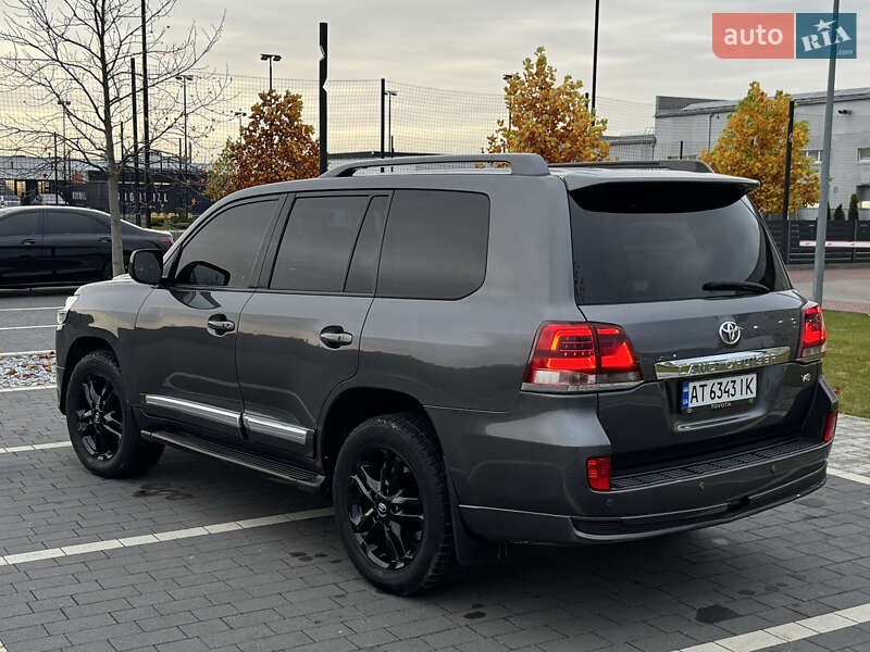 Внедорожник / Кроссовер Toyota Land Cruiser 2010 в Мукачево