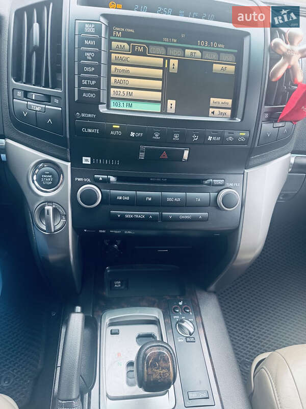 Внедорожник / Кроссовер Toyota Land Cruiser 2011 в Киеве фото 17 Внедорожник / Кроссовер Toyota Land Cruiser 2011 в Киеве