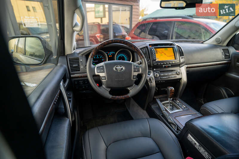 Внедорожник / Кроссовер Toyota Land Cruiser 2011 в Киеве