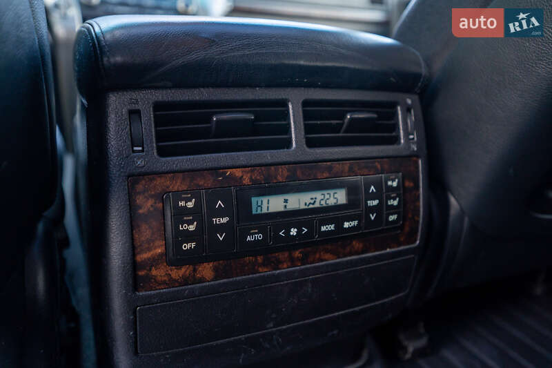 Внедорожник / Кроссовер Toyota Land Cruiser 2011 в Киеве