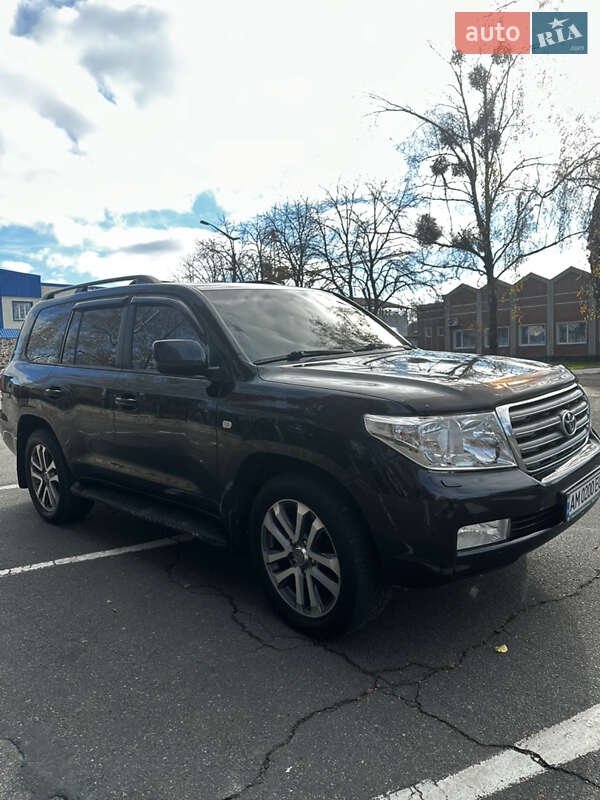 Внедорожник / Кроссовер Toyota Land Cruiser 2011 в Радомышле фото 10 Внедорожник / Кроссовер Toyota Land Cruiser 2011 в Радомышле