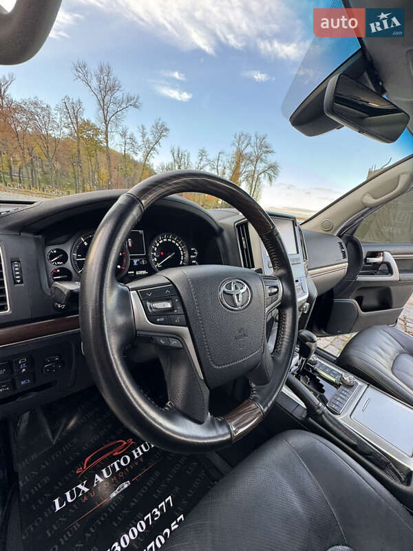 Внедорожник / Кроссовер Toyota Land Cruiser 2018 в Киеве