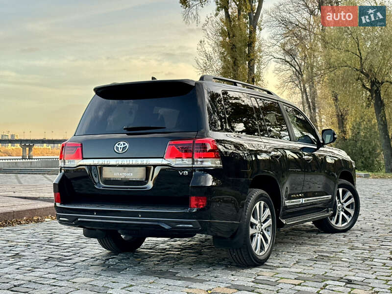 Внедорожник / Кроссовер Toyota Land Cruiser 2018 в Киеве