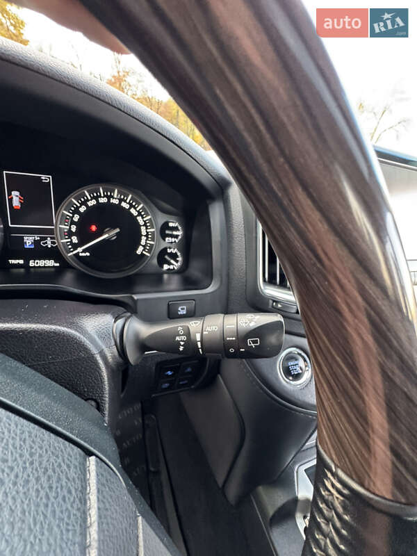 Внедорожник / Кроссовер Toyota Land Cruiser 2018 в Киеве