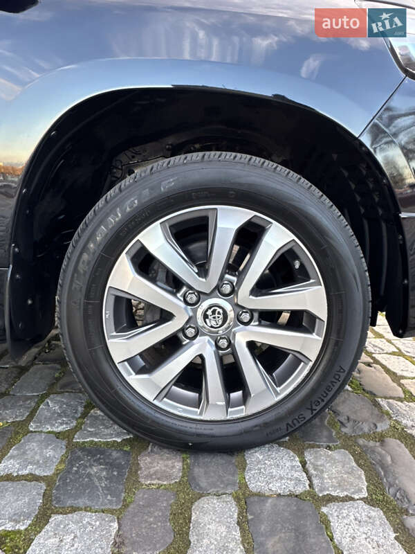 Внедорожник / Кроссовер Toyota Land Cruiser 2018 в Киеве