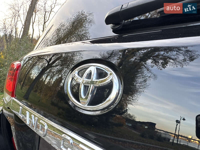 Внедорожник / Кроссовер Toyota Land Cruiser 2018 в Киеве