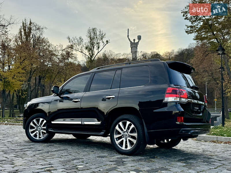 Внедорожник / Кроссовер Toyota Land Cruiser 2018 в Киеве