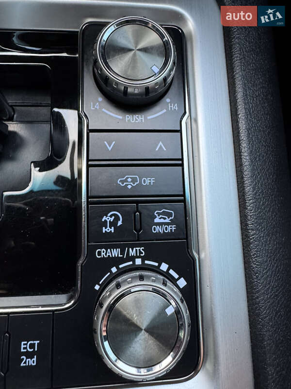 Внедорожник / Кроссовер Toyota Land Cruiser 2018 в Киеве