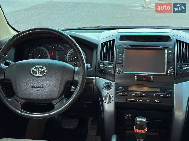 Позашляховик / Кросовер Toyota Land Cruiser 2010 в Запоріжжі