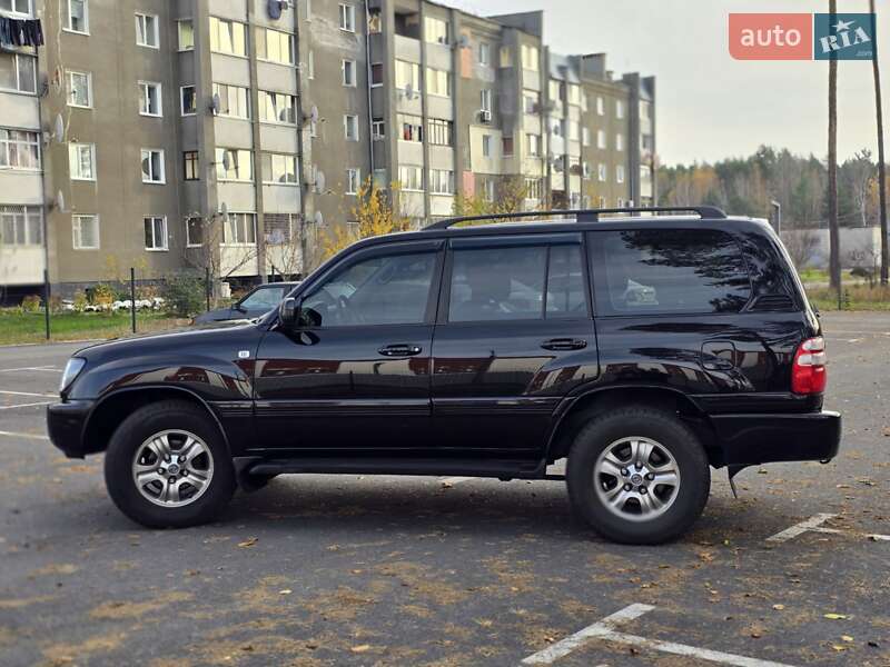 Позашляховик / Кросовер Toyota Land Cruiser 2004 в Малині