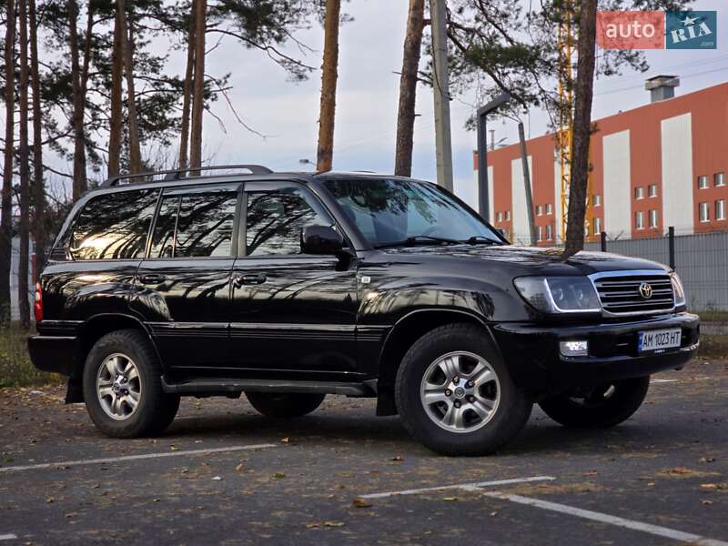 Позашляховик / Кросовер Toyota Land Cruiser 2004 в Малині