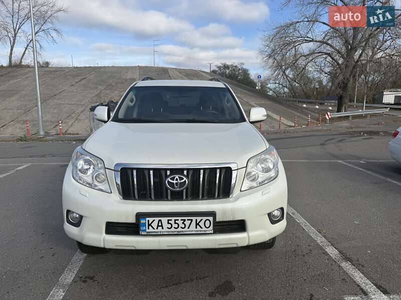 Внедорожник / Кроссовер Toyota Land Cruiser 2010 в Киеве фото 7 Внедорожник / Кроссовер Toyota Land Cruiser 2010 в Киеве