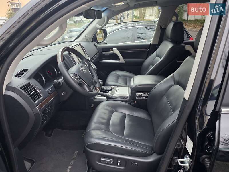 Внедорожник / Кроссовер Toyota Land Cruiser 2018 в Киеве