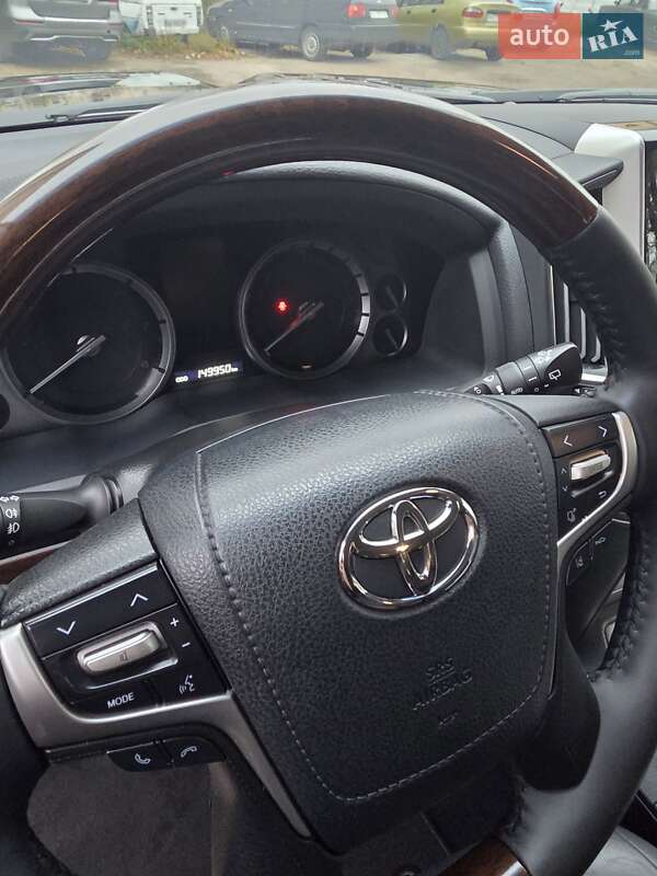 Внедорожник / Кроссовер Toyota Land Cruiser 2018 в Киеве