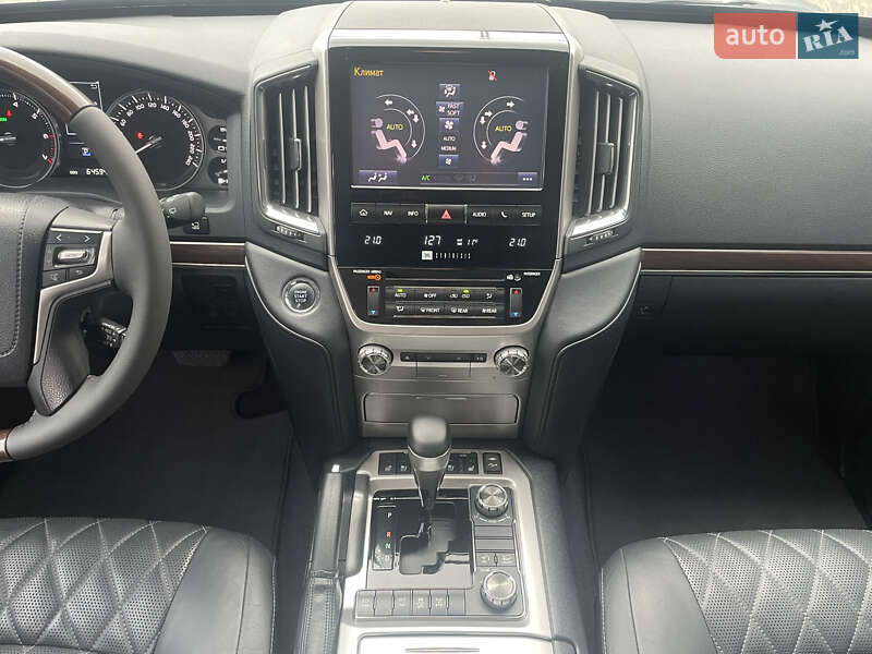 Внедорожник / Кроссовер Toyota Land Cruiser 2017 в Киеве