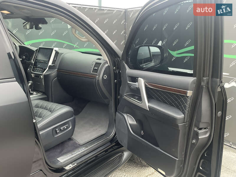 Внедорожник / Кроссовер Toyota Land Cruiser 2017 в Киеве