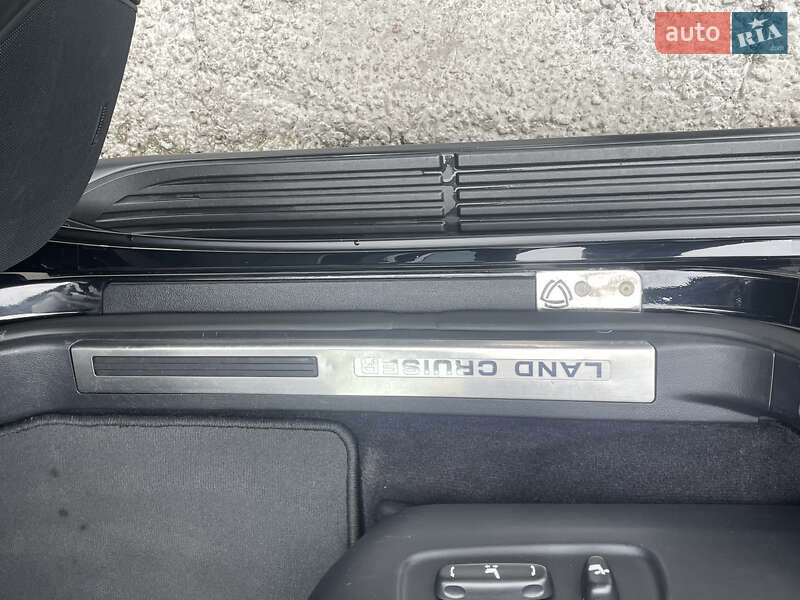 Внедорожник / Кроссовер Toyota Land Cruiser 2017 в Киеве