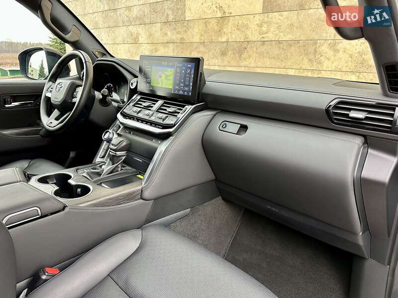 Внедорожник / Кроссовер Toyota Land Cruiser 2022 в Киеве фото 94 Внедорожник / Кроссовер Toyota Land Cruiser 2022 в Киеве