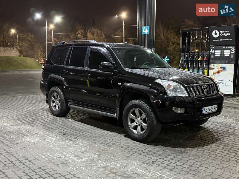 Внедорожник / Кроссовер Toyota Land Cruiser 2006 в Днепре