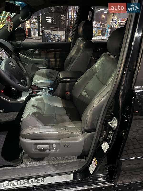 Внедорожник / Кроссовер Toyota Land Cruiser 2006 в Днепре