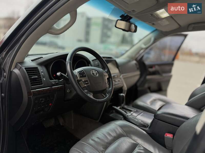 Внедорожник / Кроссовер Toyota Land Cruiser 2008 в Тернополе фото 30 Внедорожник / Кроссовер Toyota Land Cruiser 2008 в Тернополе