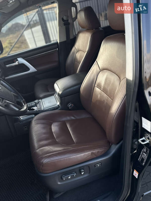 Внедорожник / Кроссовер Toyota Land Cruiser 2019 в Львове фото 50 Внедорожник / Кроссовер Toyota Land Cruiser 2019 в Львове