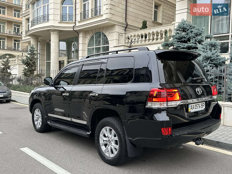 Внедорожник / Кроссовер Toyota Land Cruiser 2020 в Киеве
