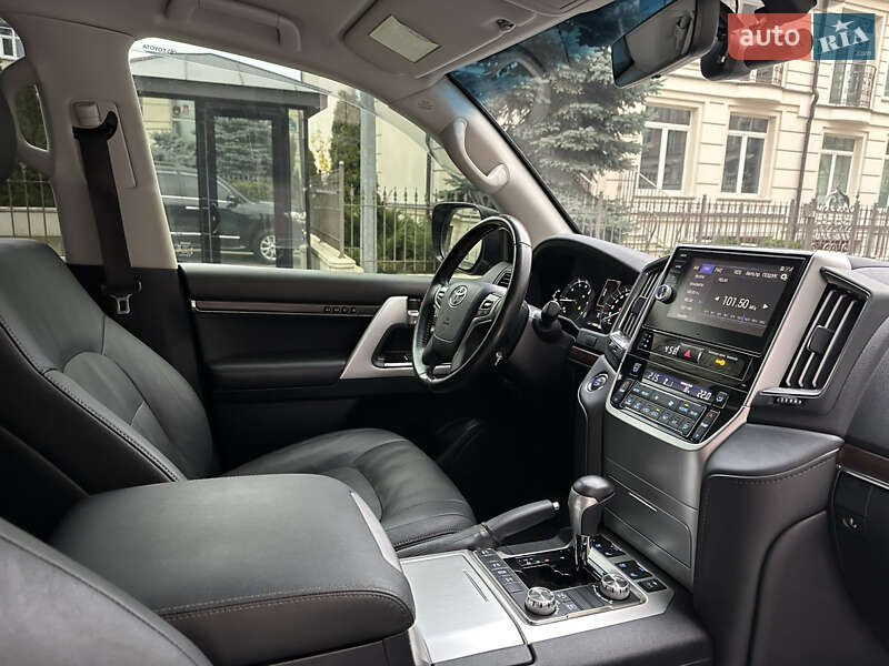 Внедорожник / Кроссовер Toyota Land Cruiser 2020 в Киеве