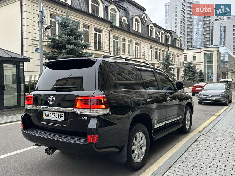 Внедорожник / Кроссовер Toyota Land Cruiser 2020 в Киеве