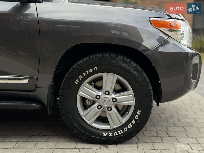 Внедорожник / Кроссовер Toyota Land Cruiser 2012 в Калуше