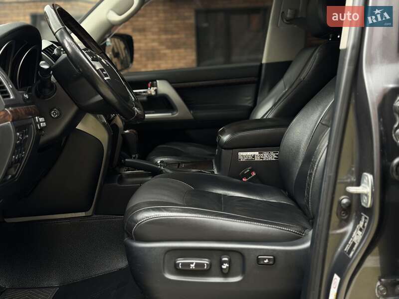 Внедорожник / Кроссовер Toyota Land Cruiser 2012 в Калуше