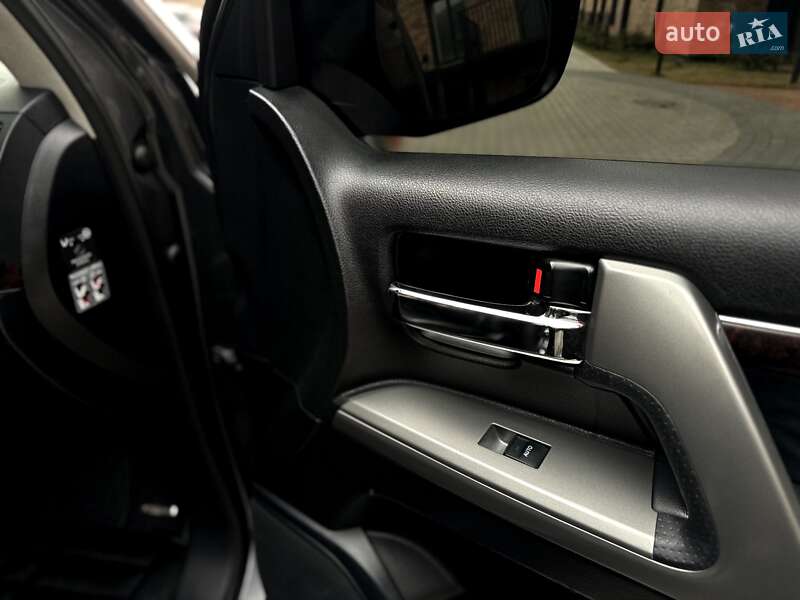 Внедорожник / Кроссовер Toyota Land Cruiser 2012 в Калуше