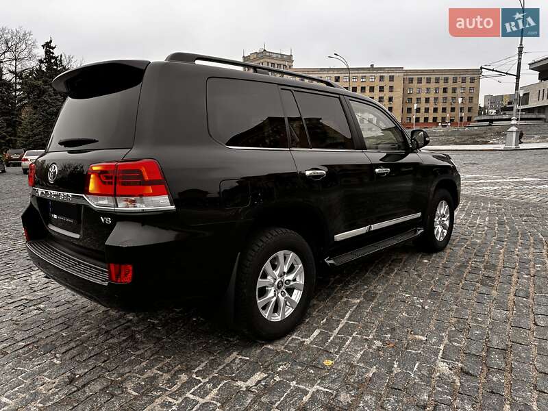 Внедорожник / Кроссовер Toyota Land Cruiser 2019 в Харькове фото 5 Внедорожник / Кроссовер Toyota Land Cruiser 2019 в Харькове