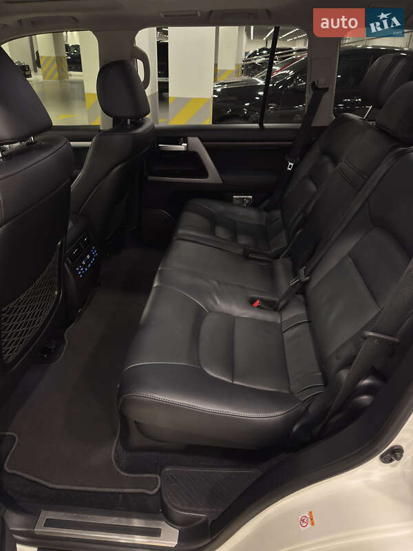 Внедорожник / Кроссовер Toyota Land Cruiser 2016 в Киеве