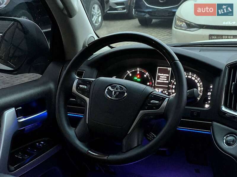 Внедорожник / Кроссовер Toyota Land Cruiser 2016 в Ивано-Франковске