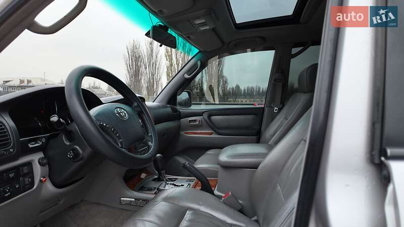 Внедорожник / Кроссовер Toyota Land Cruiser 2004 в Киеве