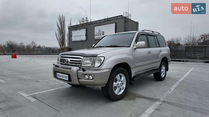 Toyota Land Cruiser 2004 Toyota Land Cruiser 2004